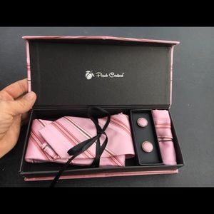 New in box pink tie pocket square and cuff links